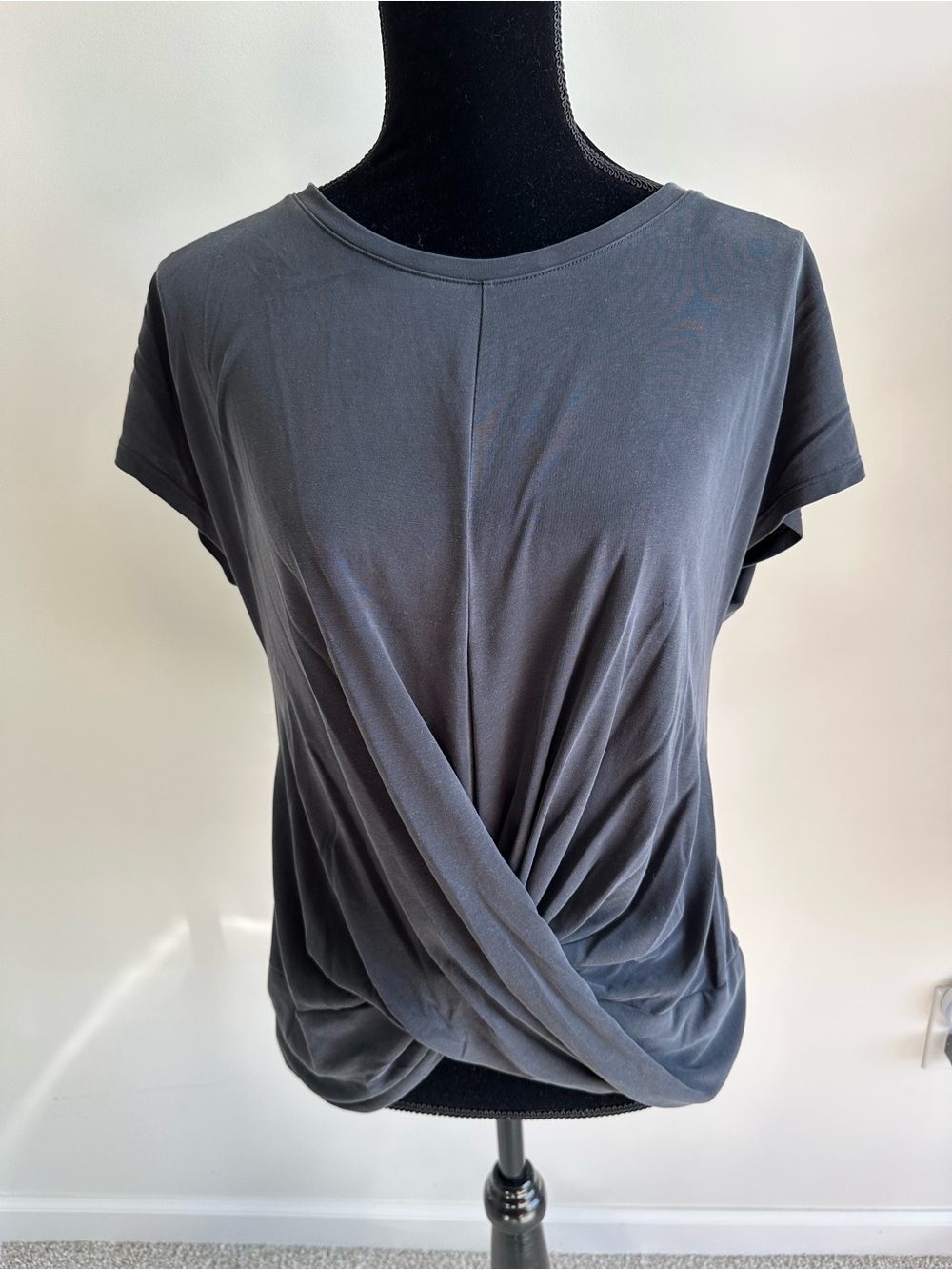 Women’s‎ Express Dark Gray Front Twist Short Sleeve Top